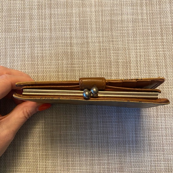 Authentic Rare MCM Kisslock Wallet - Picture 2 of 14
